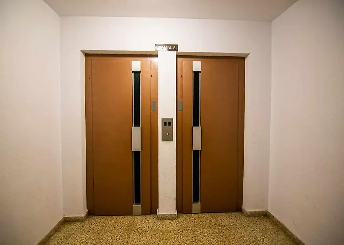 Con Balcon Cerca Maria Zambrano Málaga