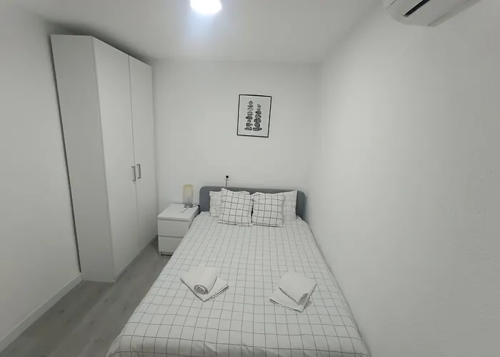 Appartement Con Balcon Cerca Maria Zambrano *
