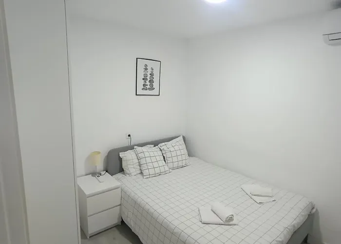 Appartement Con Balcon Cerca Maria Zambrano *